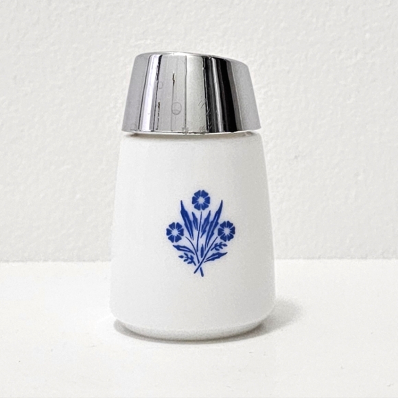 Vintage CorningWare Blue Cornflower Salt Shaker - Picture 11 of 11